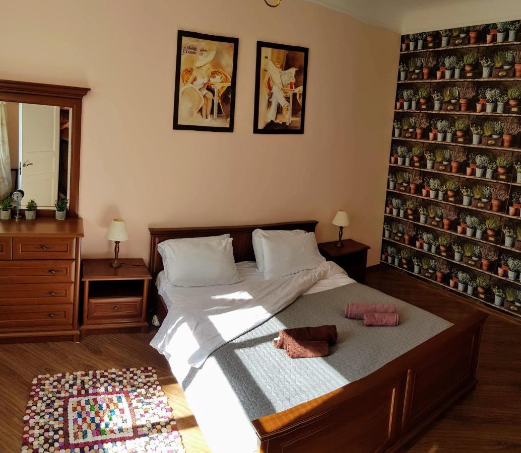 Kyiv Top Location 60M2 Apt In Old City Fast Wifi Selfchekin Exterior photo